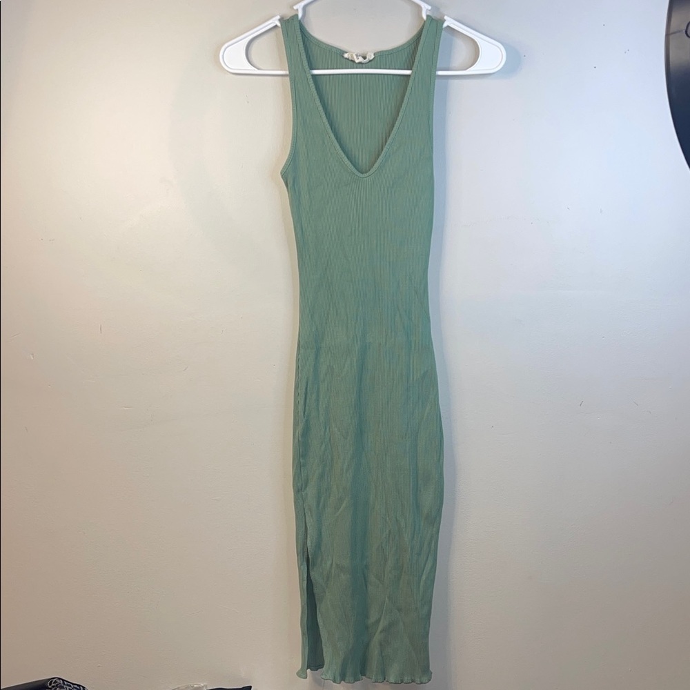 Rolla Coster Women’s  V-Neck Midi Dress Soft Green Size Small EUC #92 🏷️